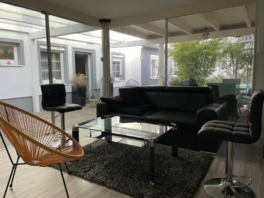 Villa Outlet Center House, Pool-Jacuzzi-Garden-Sundeck à Parndorf Extérieur photo